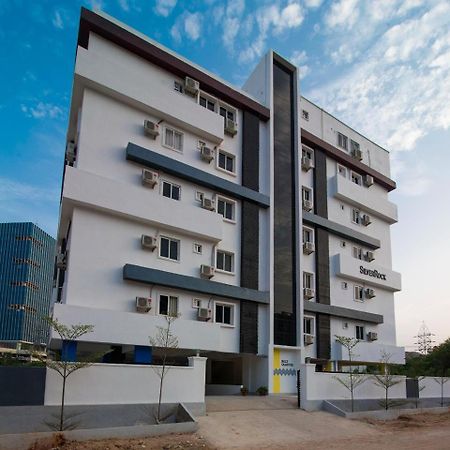 Buzz Quarter Hotel Хидерабад Екстериор снимка