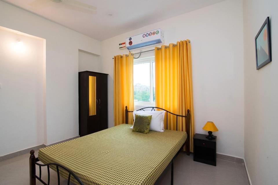 Buzz Quarter Hotel Хидерабад Екстериор снимка