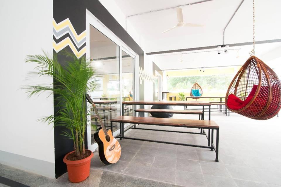 Buzz Quarter Hotel Хидерабад Екстериор снимка