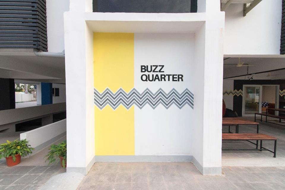 Buzz Quarter Hotel Хидерабад Екстериор снимка